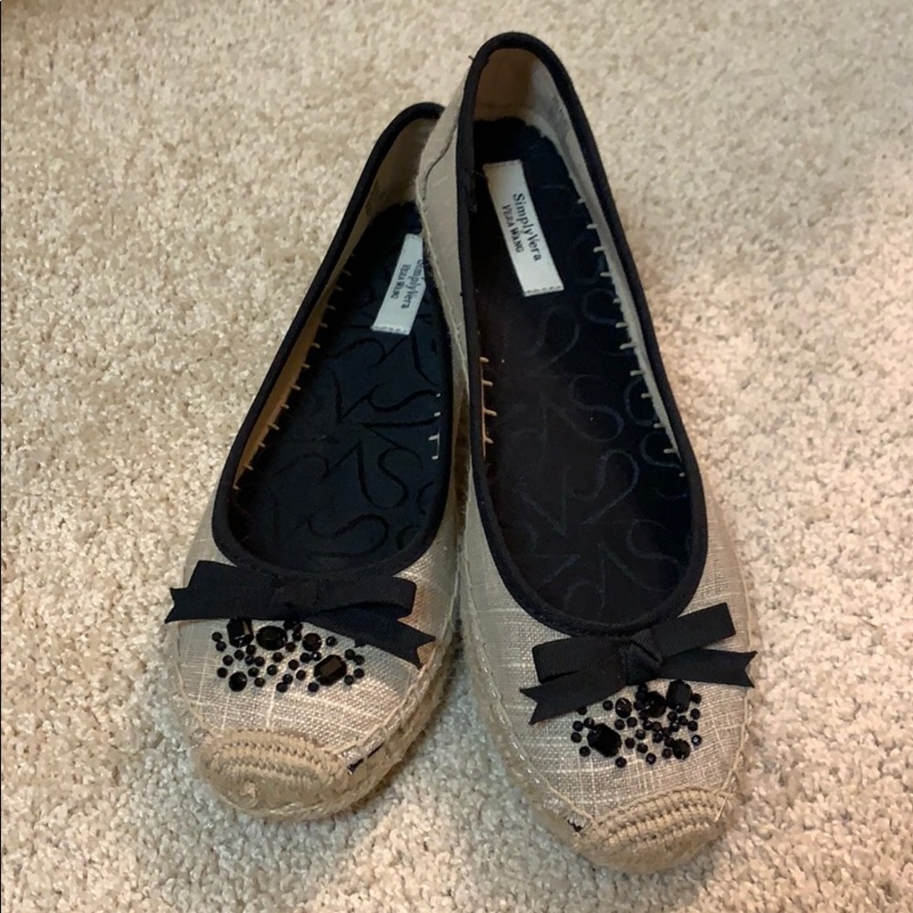 Simply Vera Vera Wang Flats 🌹Offers welcomed